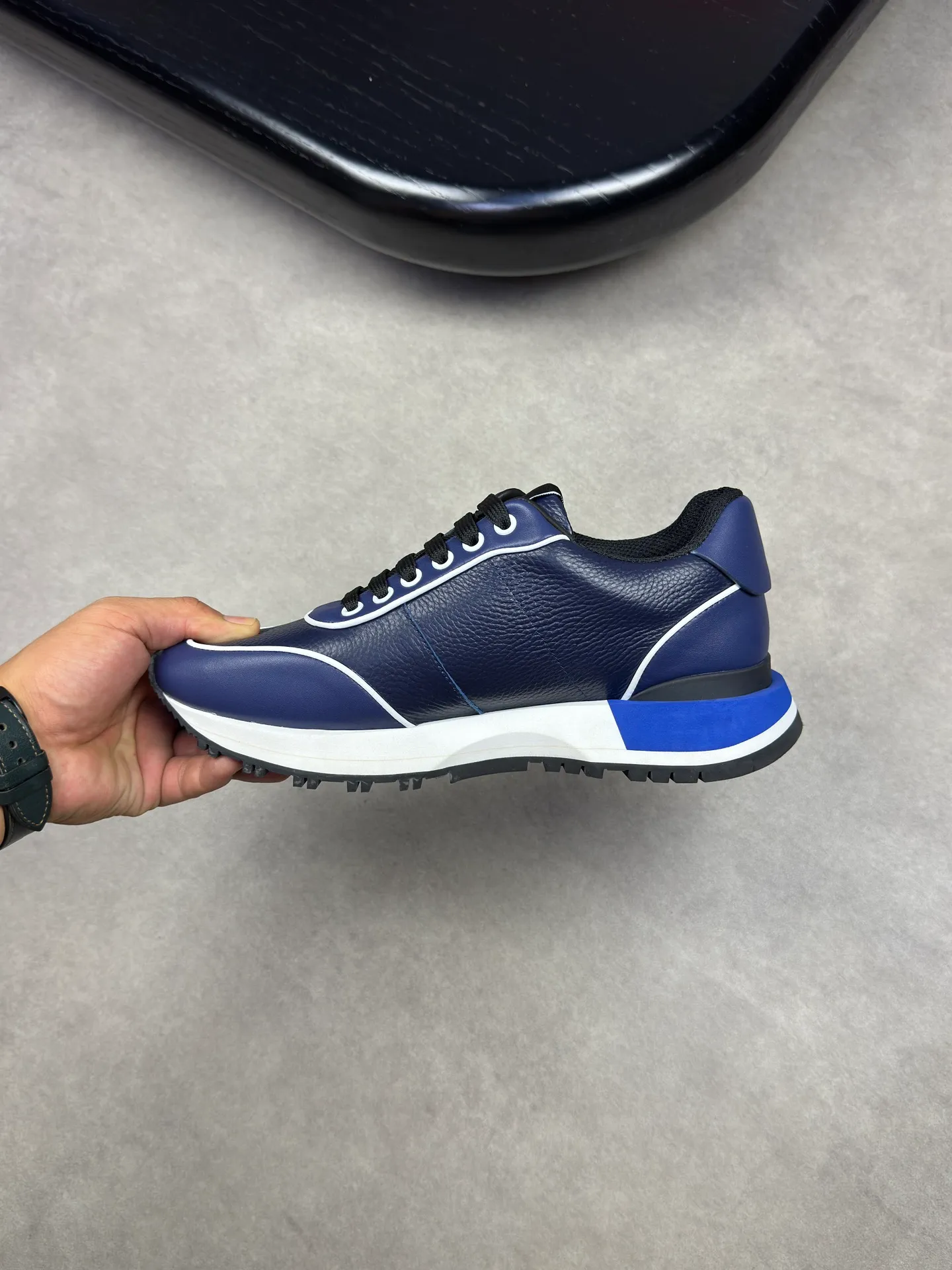 [VALENTINO] Valentino men's shoes 💰500💰 - High-end quality original order - Upper: 🔝 Nappa calf leather, tumbled calf leather, sewn brand plastic totem - Lining: brand mesh canvas, foot pad; water-dyed cow leather - Outsole: multi-color wear-resistant velvet·rubber; combined molded outsole -Super high quality control·Fine workmanship: highlighted (high-end·luxury·grade) -Size :38-44 (45 can be customized)·3300